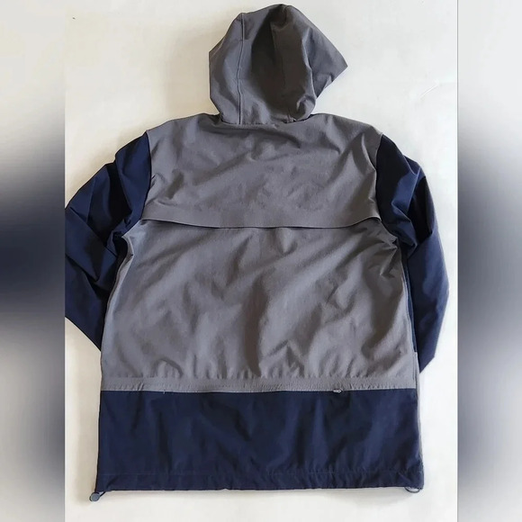 || OUTDOOR VOICES || Stretch Crepe rain jacket - Picture 8 of 10